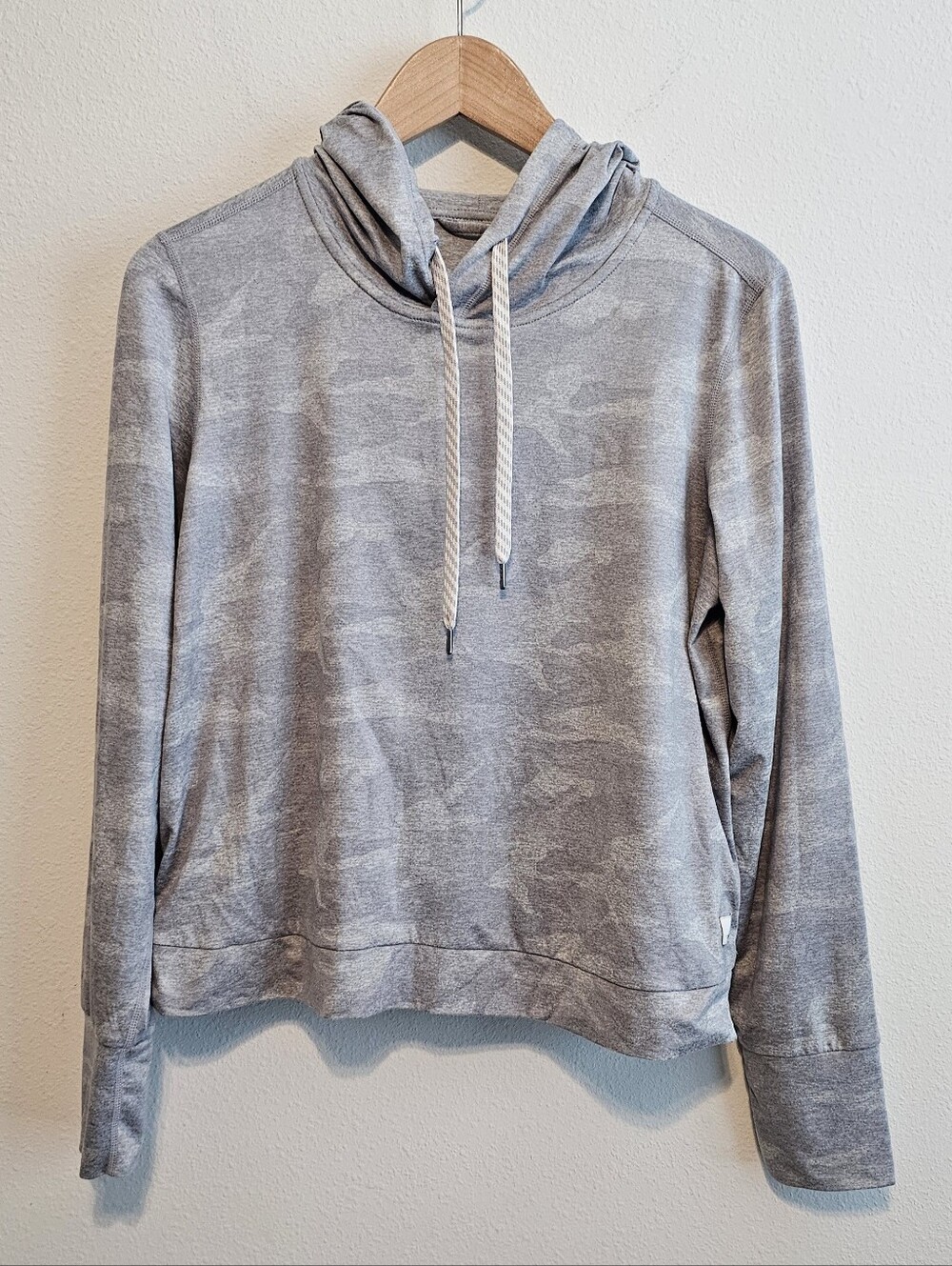 Vuori Halo Essential Hoodie Pale Heather Camo Medium WV226